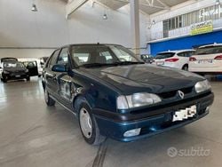 Blu pastello Usata 1993 Renault 19 Tre volumi | 2890 €
