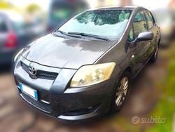 Grigio Usata 2009 Toyota Auris Tre volumi | 997 € (Super prezzo)