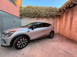 Grigio Usata 2024 Renault Captur Techno SUV | 19.000 € (Buon prezzo)