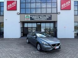 Grigio Usata 2018 Volvo V40 Business Edition Tre volumi | 10.300 € (Buon prezzo)
