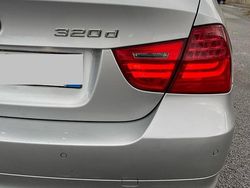 Grigio Usata 2010 BMW 320 Tre volumi | 5200 € (Buon prezzo)