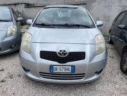 Grigio Usata 2007 Toyota Yaris Sol Tre volumi | 1700 € (Super prezzo)