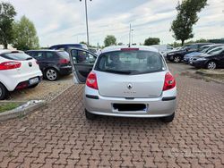Grigio Usata 2006 Renault Clio II Luxe Tre volumi | 2200 € (Buon prezzo)