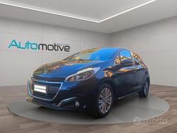 Blu/azzurro Usata 2018 Peugeot 208 Active Due volumi | 8700 € (Ottimo prezzo)