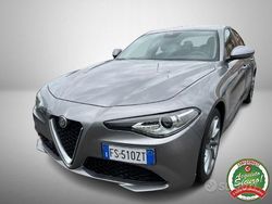 Grigio scuro metallizzato Usata 2018 Alfa Romeo Giulia Super Tre volumi | 22.950 € (Cara)