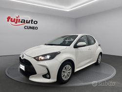 Bianco Usata 2023 Toyota Yaris Active Due volumi | 12.900 € (Buon prezzo)