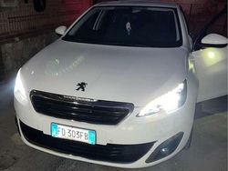 Usata 2016 Peugeot 308 Allure Tre volumi | 9000 € (Buon prezzo)
