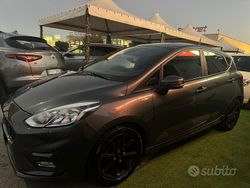 Grigio Usata 2018 Ford Fiesta ST-Line Tre volumi | 9999 € (Buon prezzo)
