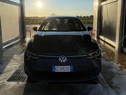 Grigio Usata 2020 VW Golf VIII Life Tre volumi | 18.000 € (Buon prezzo)