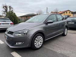 Grigio Usata 2013 VW Polo Comfortline Tre volumi | 5900 € (Buon prezzo)