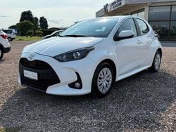 Bianco Usata 2022 Toyota Yaris Active Tre volumi | 13.900 € (Buon prezzo)
