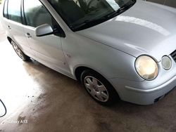 Usata 2005 VW Polo Comfortline Tre volumi | 1950 € (Ottimo prezzo)