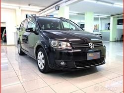 Nero Usata 2014 VW Touran Trendline Monovolume | 9900 € (Buon prezzo)