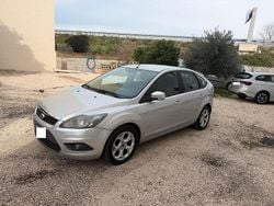 Grigio Usata 2010 Ford Focus Tre volumi | 1850 € (Super prezzo)