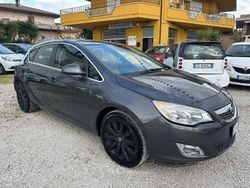 Grigio Usata 2011 Opel Astra Cosmo Tre volumi | 3980 € (Buon prezzo)