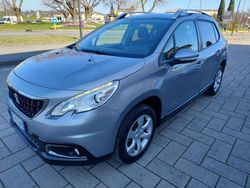 Grigio Usata 2017 Peugeot 2008 Allure SUV | 9500 € (Buon prezzo)
