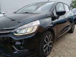 Nero Usata 2016 Renault Clio IV Intens Tre volumi | 7579 € (Cara)