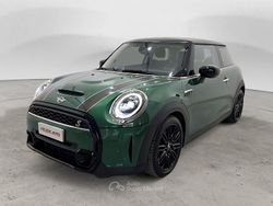 Verde metallizzato Usata 2023 Mini Cooper S Essential Due volumi | 27.600 € (Buon prezzo)