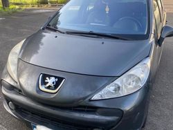 Grigio Usata 2007 Peugeot 207 Tre volumi | 1800 €