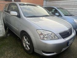 Grigio Usata 2003 Toyota Corolla Tre volumi | 4800 € (Molto cara)