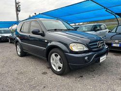 Blu Usata 2001 Mercedes ML55 AMG AMG SUV | 19.990 €