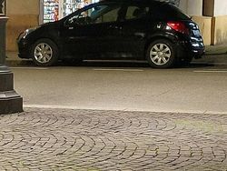 Usata 2008 Peugeot 207 Tre volumi | 2900 €