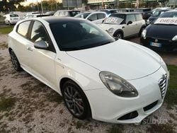 Bianco Usata 2013 Alfa Romeo Giulietta Veloce Tre volumi | 6900 € (Ottimo prezzo)
