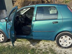 Verde Usata 2006 Fiat Punto Active Tre volumi | 1100 €