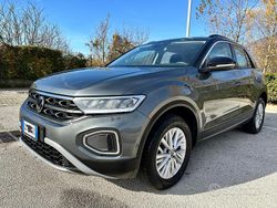 Grigio Usata 2022 VW T-Roc Life SUV | 22.500 € (Buon prezzo)