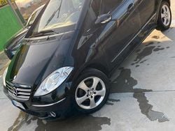 Nero Usata 2005 Mercedes A180 Tre volumi | 1900 € (Buon prezzo)