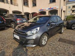Nero Usata 2015 Kia Rio Tre volumi | 5990 € (Buon prezzo)