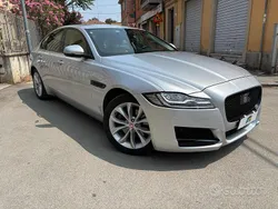 Grigio Usata 2016 Jaguar XF Portfolio Tre volumi | 13.990 € (Ottimo prezzo)