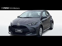 Grigio scuro Usata 2022 Toyota Yaris Active Tre volumi | 13.900 € (Buon prezzo)