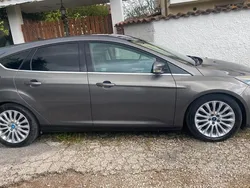 Usata 2011 Ford Focus Titanium Tre volumi | 4800 € (Buon prezzo)