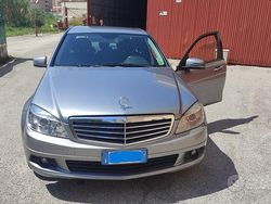 Grigio Usata 2009 Mercedes C200 Classic Tre volumi | 4500 € (Buon prezzo)