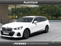 Bianco Nuova 2025 BMW 520 M Sport Station wagon | 69.515 € (Buon prezzo)