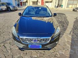 Nero Usata 2015 Volvo V40 CC Station wagon | 7900 €