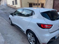 Usata 2020 Renault Clio V Tre volumi | 8099 € (Buon prezzo)