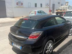 Nero Usata 2005 Opel Astra Tre volumi | 1800 € (Buon prezzo)
