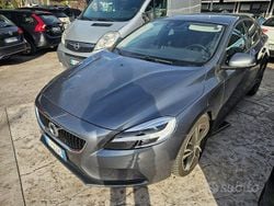 Antracite metallizzato Usata 2017 Volvo V40 Momentum Tre volumi | 8500 € (Super prezzo)