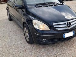 Nero Usata 2005 Mercedes B180 Monovolume | 2200 € (Buon prezzo)