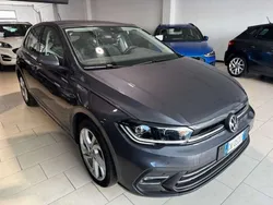Grigio Usata 2022 VW Polo Style Tre volumi | 17.700 € (Buon prezzo)