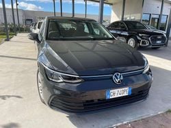 Grigio Usata 2022 VW Golf VIII Life Tre volumi | 15.700 € (Buon prezzo)