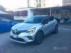 Gray Usata 2023 Renault Captur Techno SUV | 18.500 € (Buon prezzo)