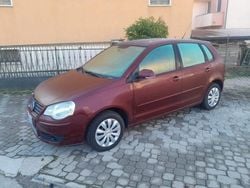 Bordeaux / metallizzato Usata 2006 VW Polo Trendline Tre volumi | 1600 € (Ottimo prezzo)