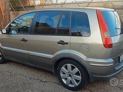 Usata 2003 Ford Fusion Monovolume | 2500 € (Buon prezzo)