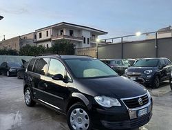 Nero Usata 2009 VW Touran Trendline Monovolume | 3490 € (Buon prezzo)