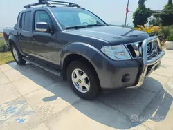 Grigio Usata 2011 Nissan Navara XE Pick-up | 13.500 € (Buon prezzo)