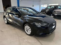 Nero Usata 2022 Audi A3 Business Tre volumi | 24.900 € (Buon prezzo)
