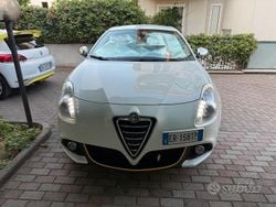 Bianco Usata 2013 Alfa Romeo Giulietta Due volumi | 11.990 € (Molto cara)